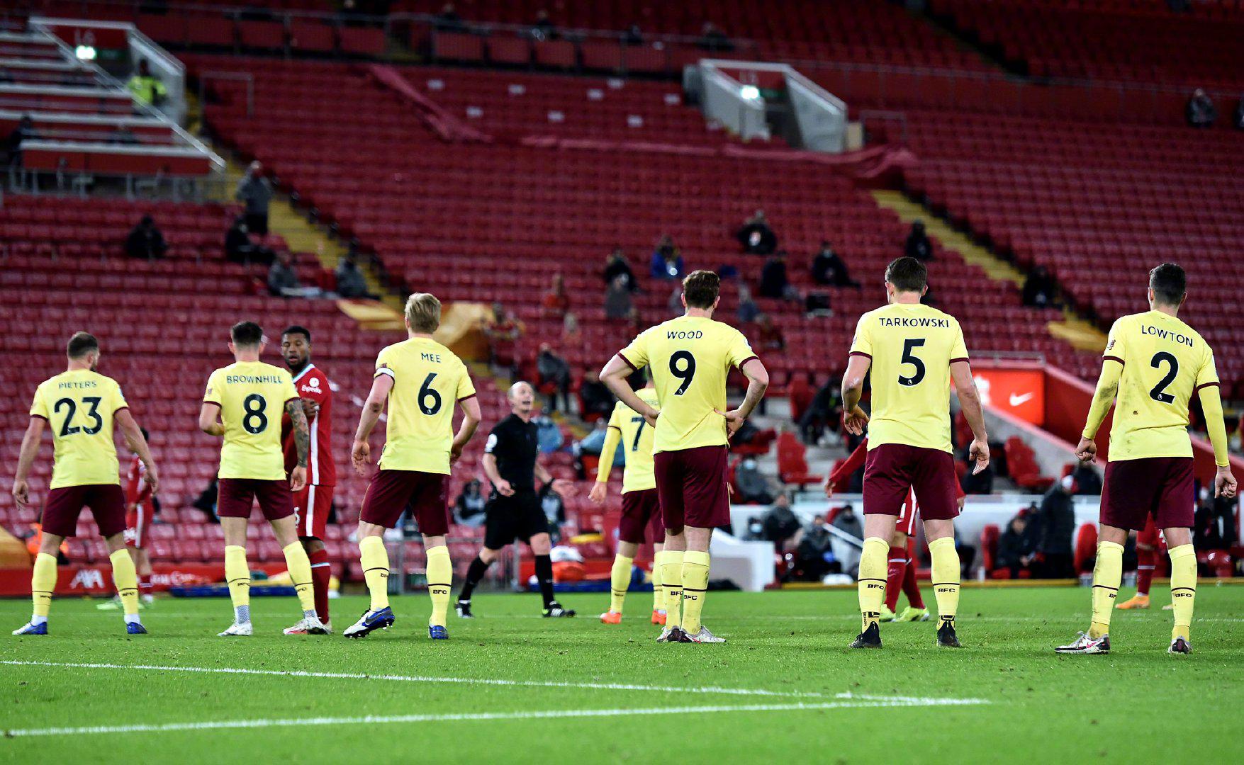 两座奖杯的 两座奖杯的